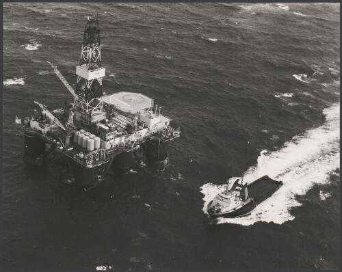 Shell's supply boat Lady Penelope approaching Shell's oil rig Nymphea, Bass Strait, 1983, 2 [picture] / Wolfgang Sievers