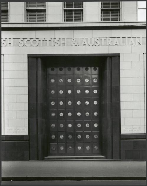 Entrance to E.S. & A. Bank, Royal Bank Branch at 287 Collins Street, Melbourne, Victoria, 1941, architects Stephenson and Turner [picture] / Wolfgang Sievers