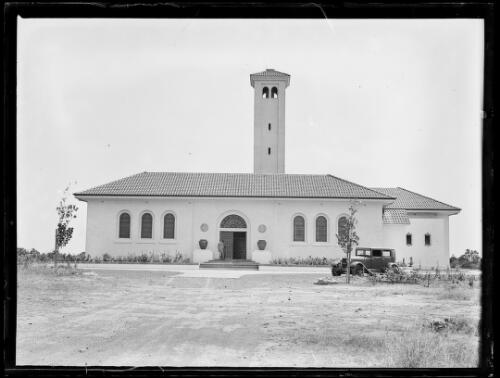 Front of the Northern Suburbs Crematorium, Sydney, 26 October 1933 [picture]