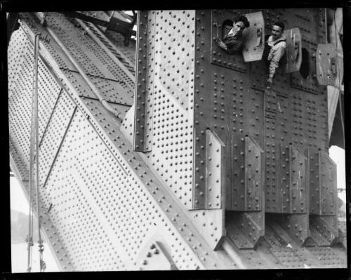 Construction on the arch of Sydney Harbour Bridge, Sydney, ca. 1931 [picture]