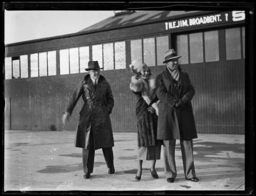 Dr W.J. and Mrs Wearn with another man at the airport before their honeymoon, Sydney, 27 June 1932 [picture]
