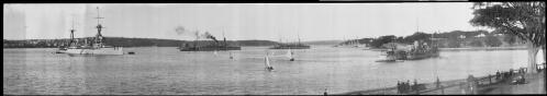 Panorama of warships in Farm Cove, Sydney, ca. 1919 [picture] / EB Studios