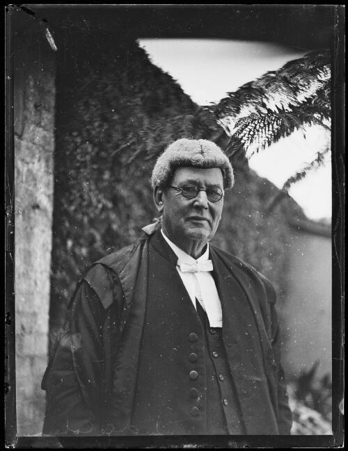 Judge John Jacob Cohen in a wig and gown, New South Wales, ca. 1929, 1 [picture]