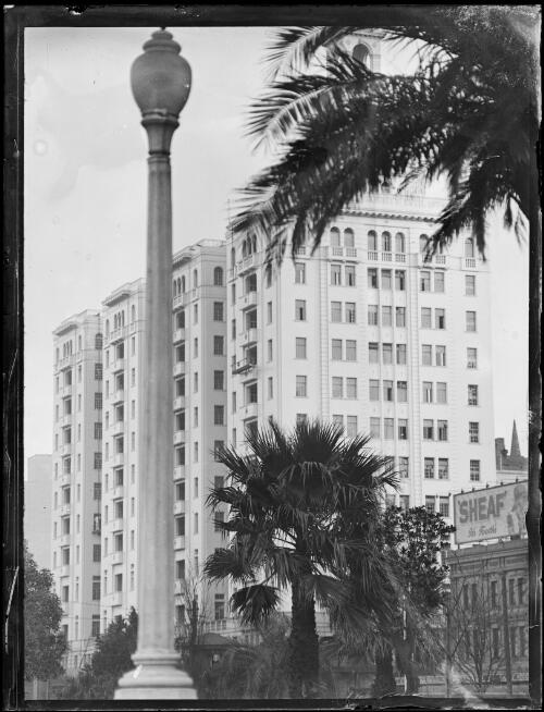 Lamppost with T&G building in background, Sydney, 28 June 1932 [picture]