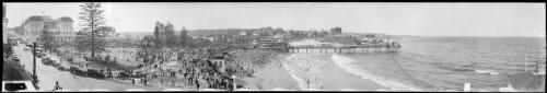 Panorama of Coogee, New South Wales, 1 [picture] / EB Studios