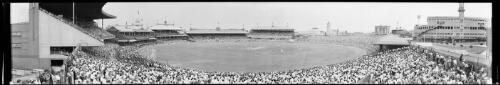 Panorama of the Second Test match between Australia and England, Sydney Cricket Ground, December 1946 [picture] / EB Studios