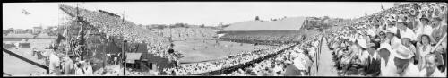 Panorama of a tennis match at White City tennis courts, Rushcutters Bay, New South Wales, ca. 1940, 1 [picture] / EB Studios