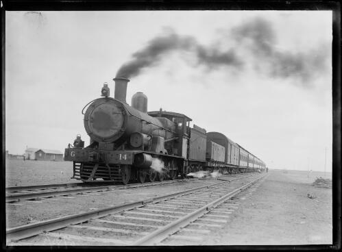 Steam train on the Trans Australian Railway, South Australia, 1924 [picture]