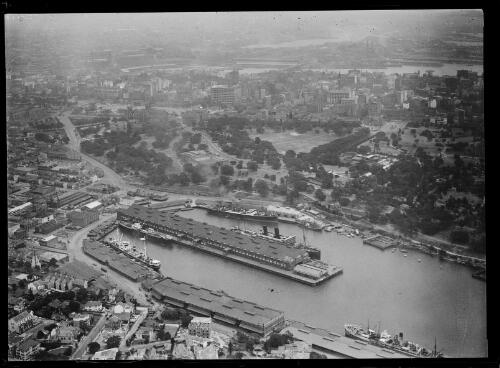 Aerial view of Woolloomooloo, Sydney, ca. 1920s [picture]