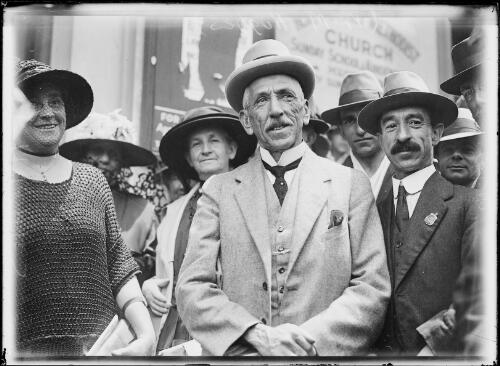 Prime Minister Billy Hughes standing with a crowd on his return from the Paris Peace Conference, Sydney, 1919, 2 [picture]