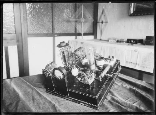 Charles McLurcan's wireless set displayed on a table, New South Wales, ca. 1930s, 2 [picture]