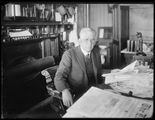 Commonwealth meteorologist Mr Henry Ambrose Hunt at his desk, New South Wales, ca. 1930s [picture]