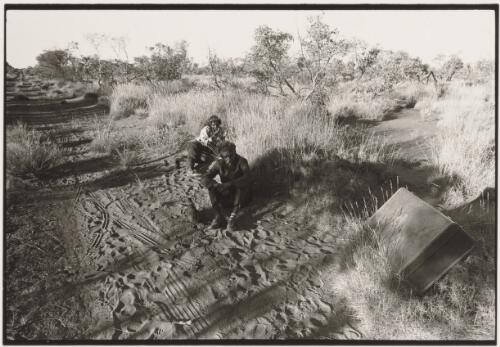 John Tjakamarra, Gibson Desert, Northern Territory, 1974 / Jon Rhodes