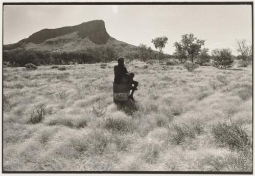 Yala Yala Gibbs Tjungurrayi, Kintore Ranges, Northern Territory, 1974 / Jon Rhodes
