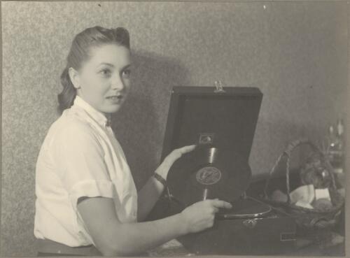 Domestic study of Irina Baronova with gramophone, Ballets Russes, ca. 1930s [picture]