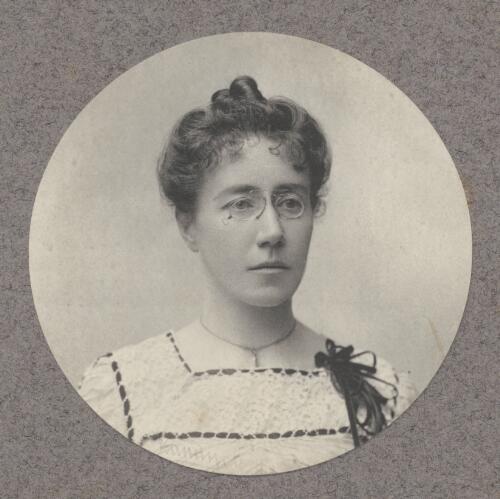 Portrait of Christina Macpherson, ca. 1900 [picture] / Vandyck