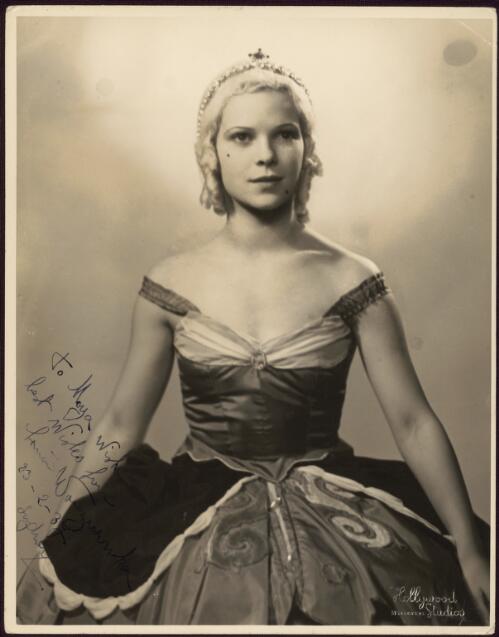 Portrait of Sonia Woizikowska, Monte Carlo Russian Ballet,  ca. 1936 [picture] / Hollywood Studios, Melbourne