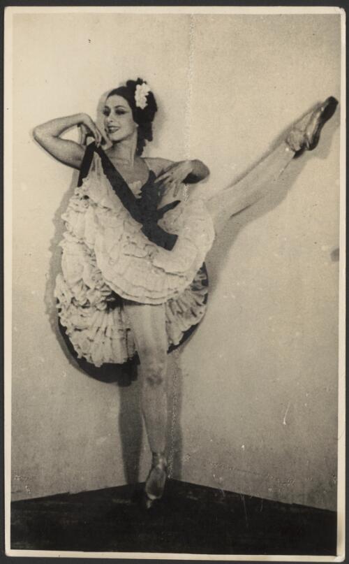 Posed photograph of Valentina Blinova in costume as the Street Dancer in Le beau Danube, Monte Carlo Russian Ballet,  1936 or 1937 [picture] / Ivon Studios