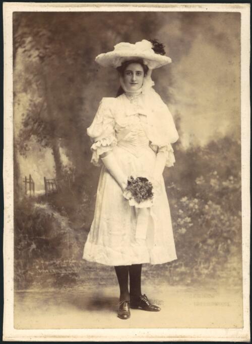 Portrait of Vera Deakin as a bridesmaid at the wedding of Ivy Deakin [picture] / Sarony Melbourne