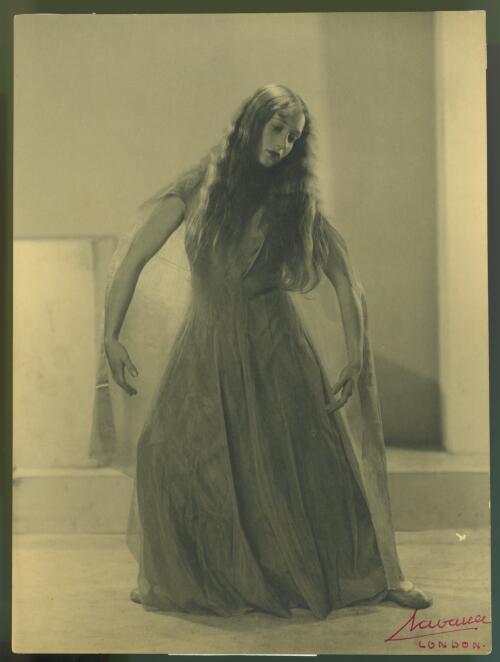 Laurel Martyn performing Exile for a choreographic scholarship, RAD, London, 1935 [picture]