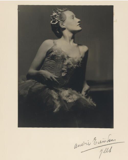 Laurel Martyn as the Bluebird, Borovansky Australian Ballet, ca. 1942 [picture] / André Evinson