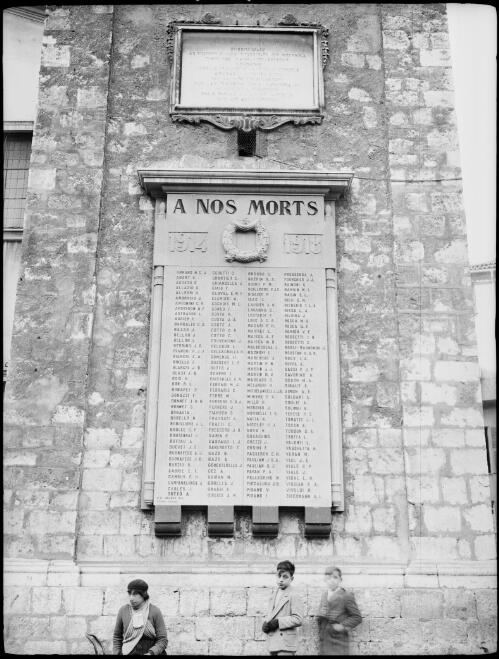 First World War memorial at the Cathédrale Sainte-Réparate, Nice, France, 1939 / Michael Terry