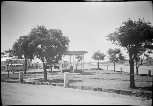 Central Australian Pioneers Memorial, Alice Springs, Northern Territory, September 1957, 2 / Michael Terry