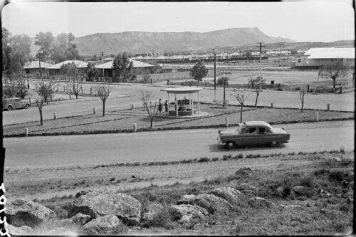 Central Australian Pioneers Memorial, Alice Springs, Northern Territory, September 1957, 1 / Michael Terry
