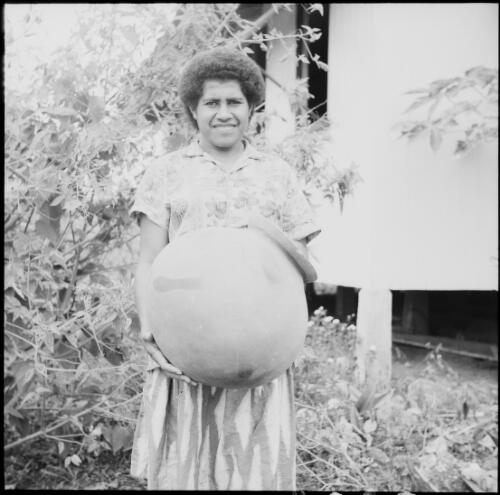 A fijian woman holding a cooking pot, Fiji, 1966 / Michael Terry
