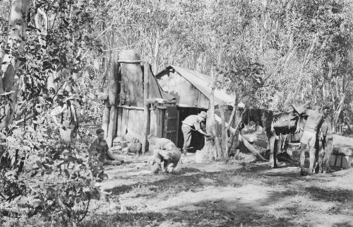 Clear Hills Hut, Mount Buller region, Victoria, 1932, 2 / Lionel Dudgeon