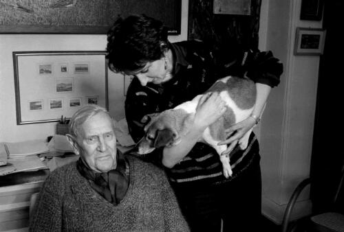 Patrick White, Kerry Walker and Nellie the dog in Patrick's study, Martin Road, Centennial Park, New South Wales, 1985 / William Yang