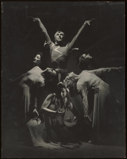 Group of ballet dancers / Athol Shmith