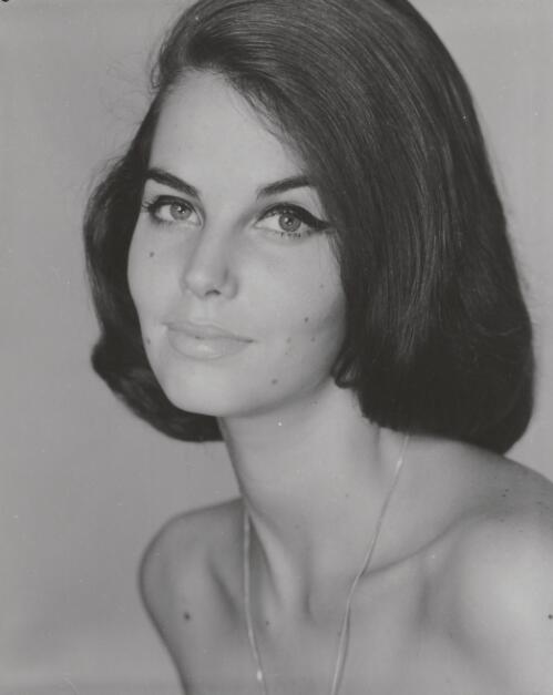Portrait of fashion model with bob hairstyle, approximately 1968, 1 / Athol Shmith