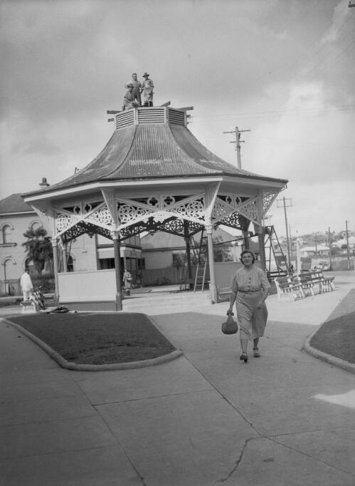 Wallsend Rotunda under repair, Wallsend, New South Wales, 13 April 1950, 3