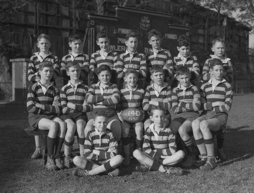 Group portrait of Sydney Grammar School pupils' rugby team 14D, Sydney, 7 August 1950