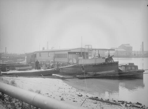 Houseboat owned and built by A. Ayerst on Hunter river, Newcastle region, New South Wales, 13 May 1949