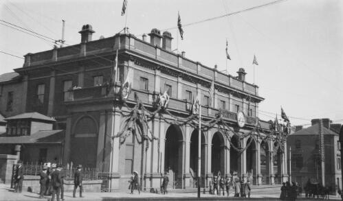A building decorated with ribbons during the visit of the United States Great White Fleet, Sydney, 1908, 2