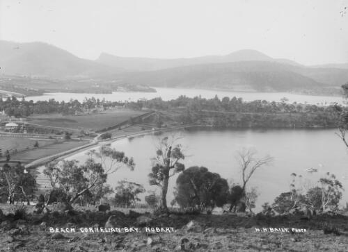 Cornelian Bay, Hobart, Tasmania / Harry Baily