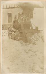 Thumbnail - Tractor removing snow in the Snowy Mountains region [2] [picture]